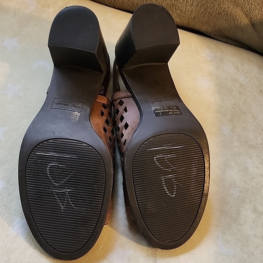 EASY STREET SANDALS Size 8.5 - Picture 6 of 8